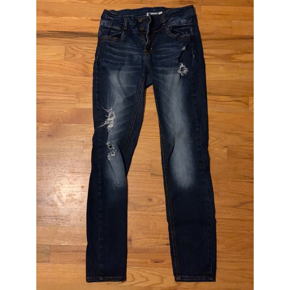 Distressed denim 👖